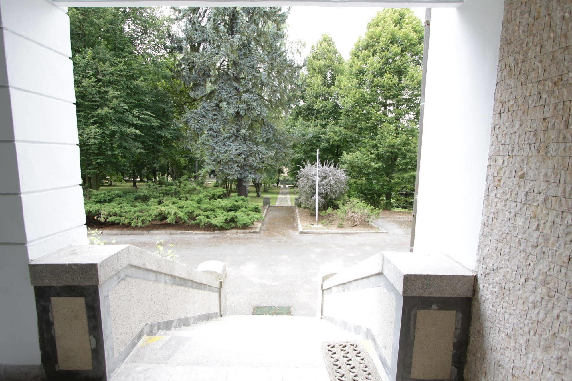 Vila Olga Jevany Εξωτερικό φωτογραφία