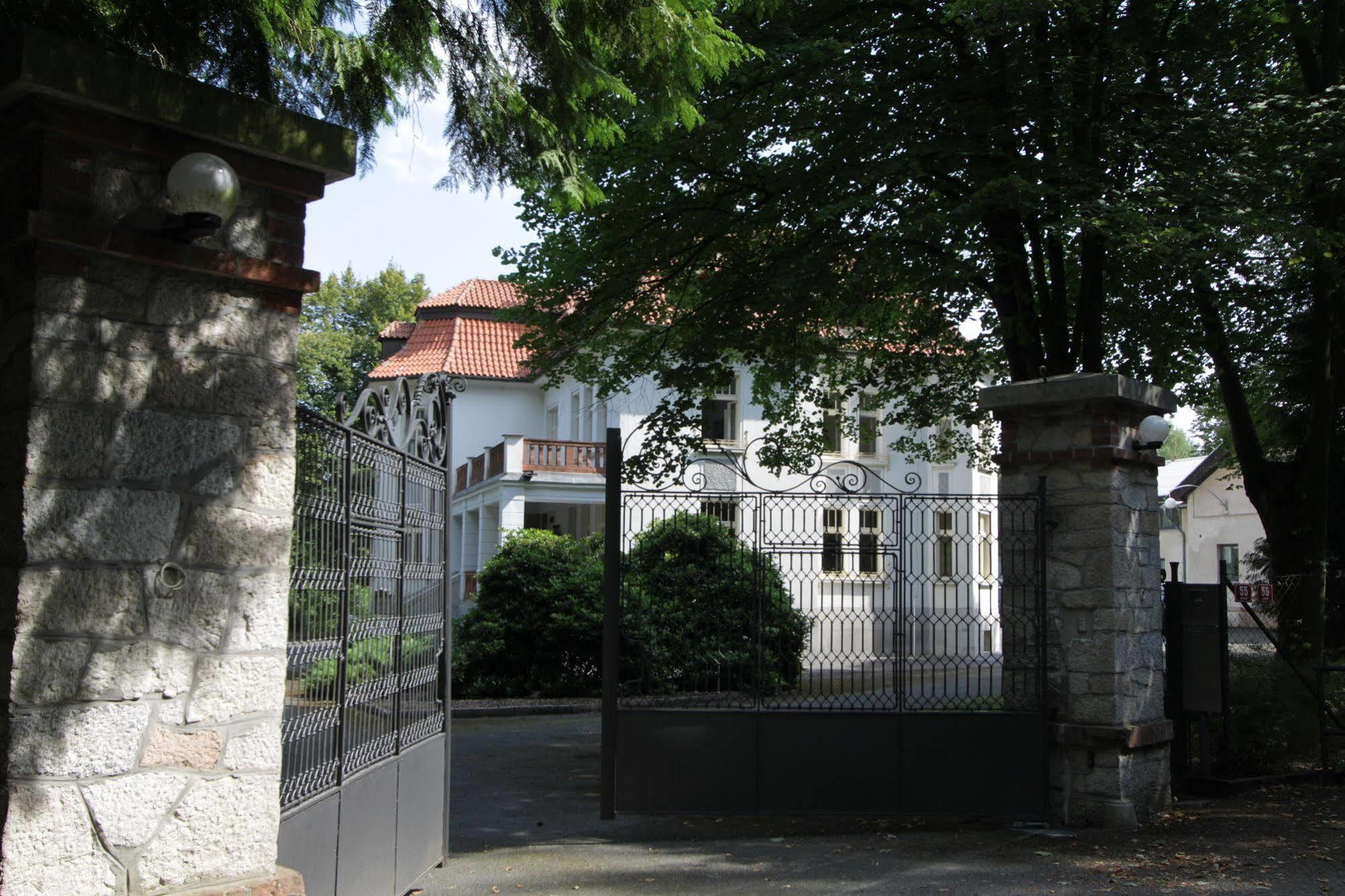 Vila Olga Jevany Εξωτερικό φωτογραφία