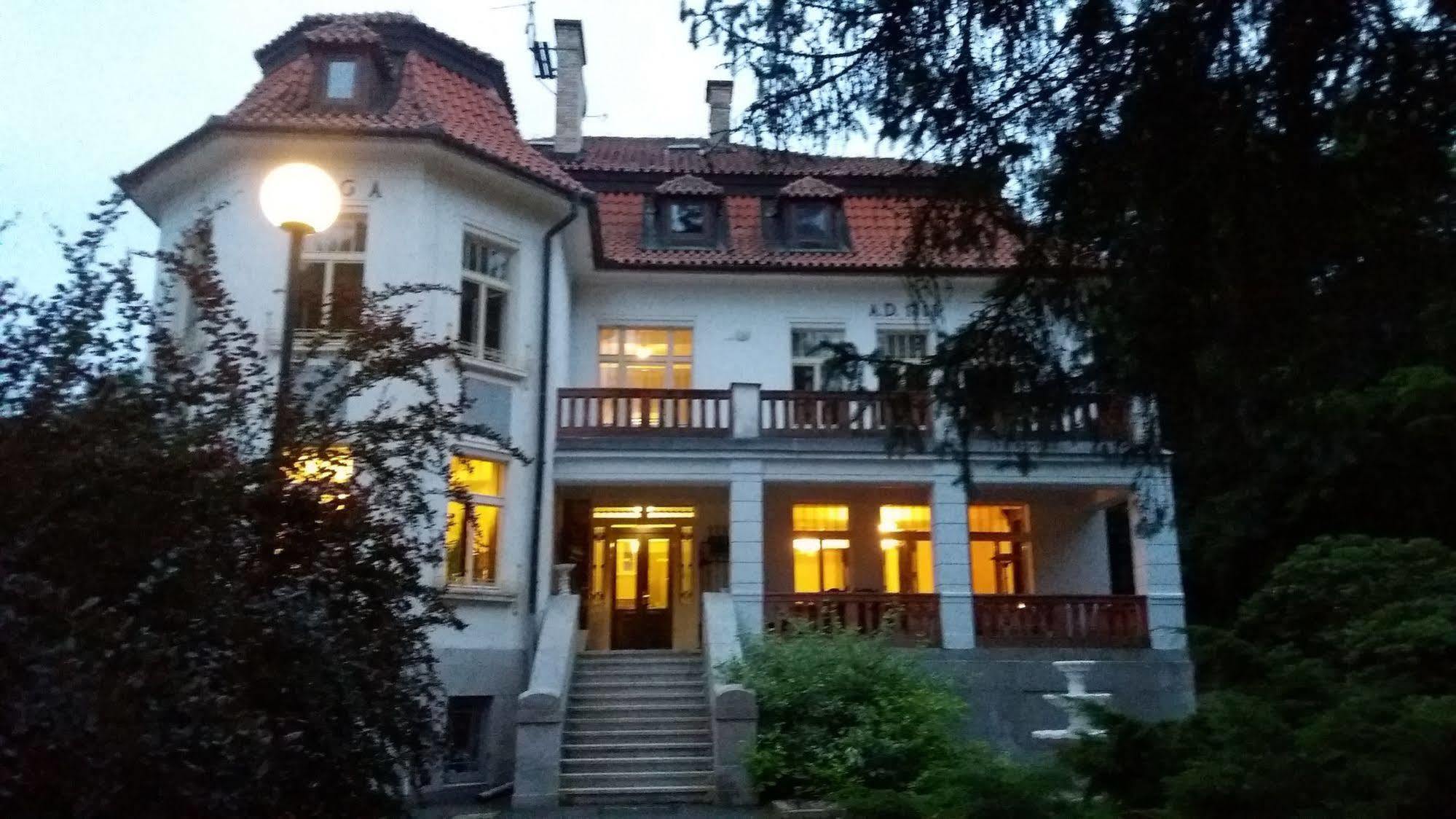 Vila Olga Jevany Εξωτερικό φωτογραφία